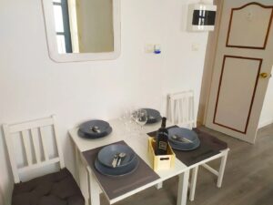 14_Apt4_dining space